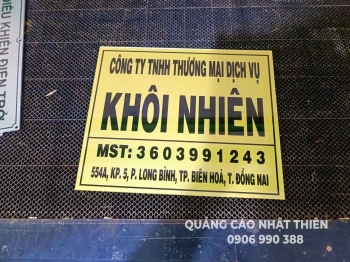 Bảng tên công ty mica KT 30*30cm